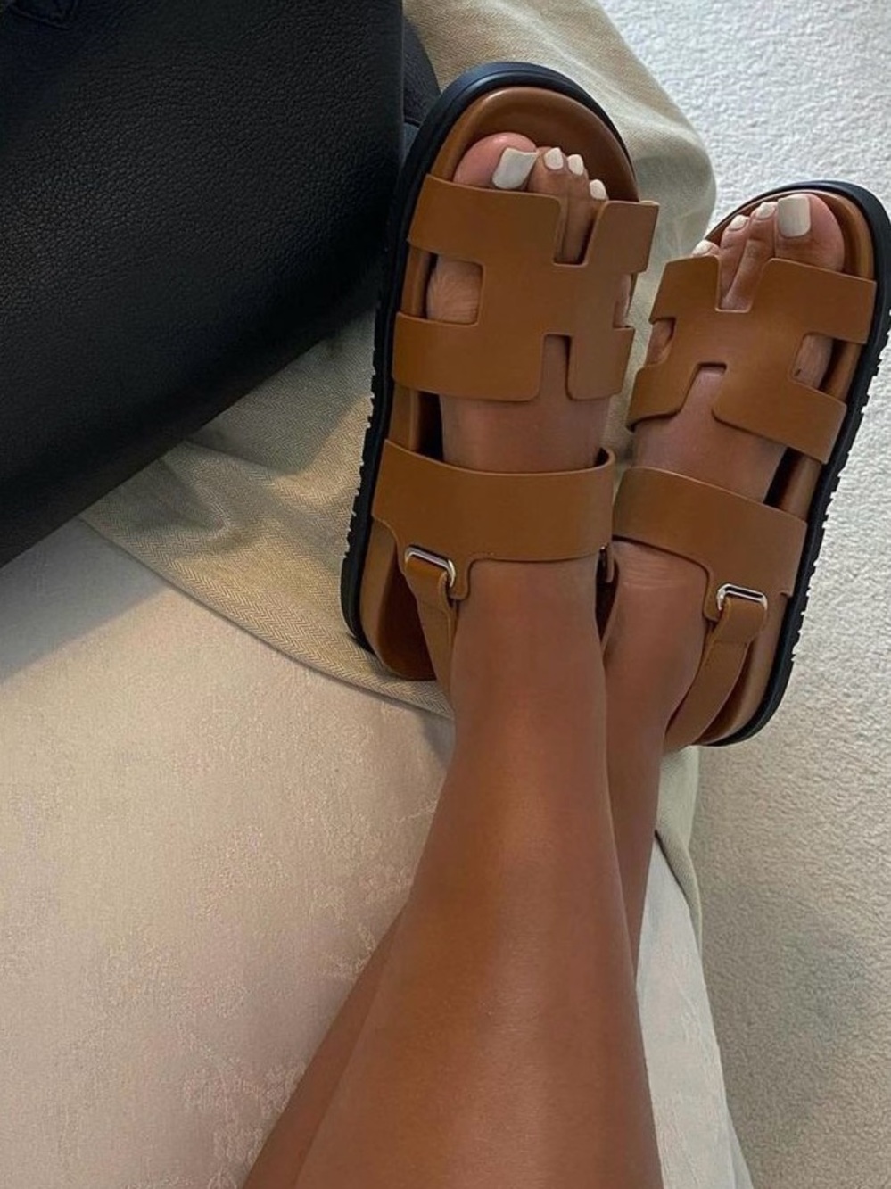 EUC Comfortable Brown Leather Slide Sandals size 8